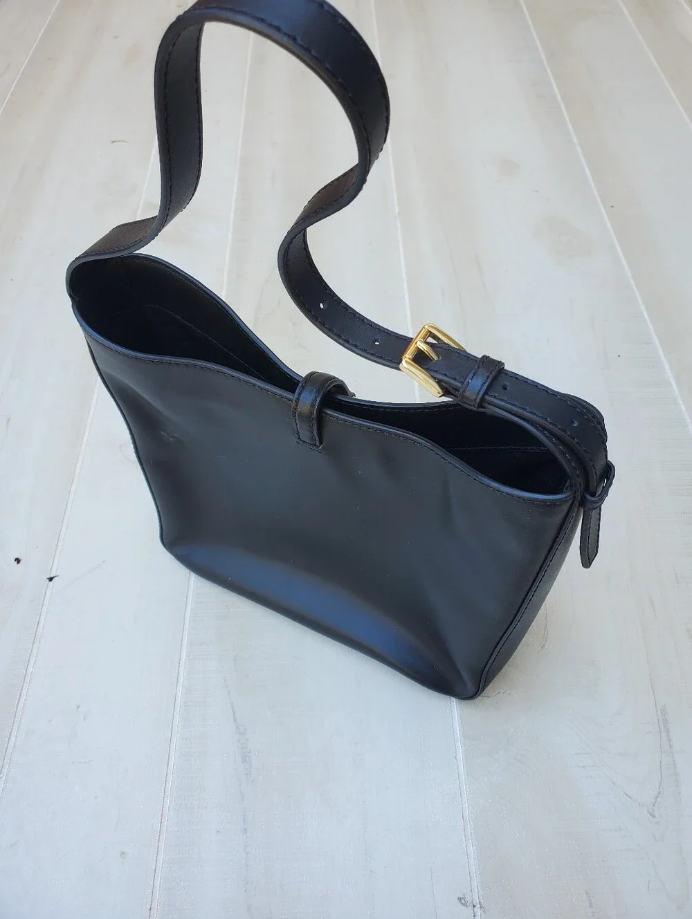 Michael Kors Lyra Leather Shoulder Bag - Picture 4 of 7